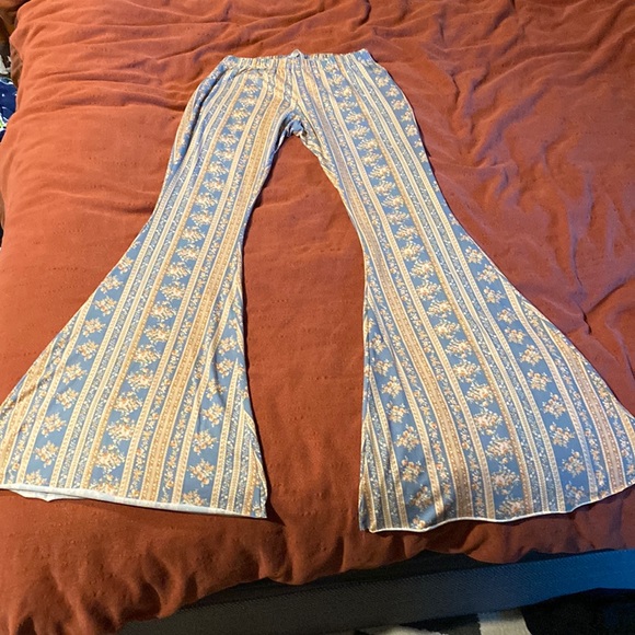 Super soft extra flare pants - Picture 1 of 3